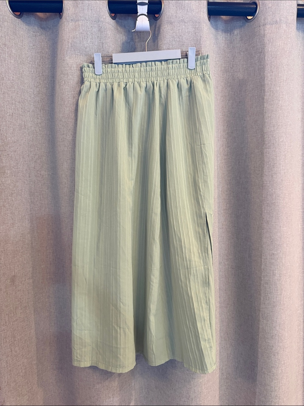 Light Green Elastic Waist Midi Skirt